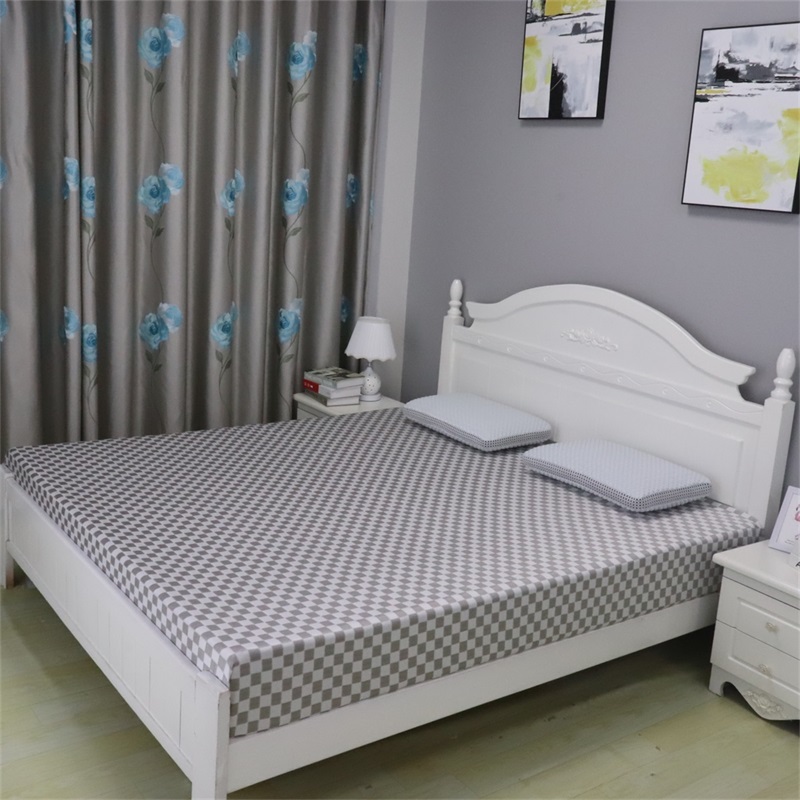 Checkerboard pattern breathable sweats comforter for all season  cooling fabric 